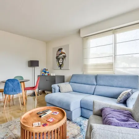 Apartment Amazing 1br Flat With Balcony And View In De *