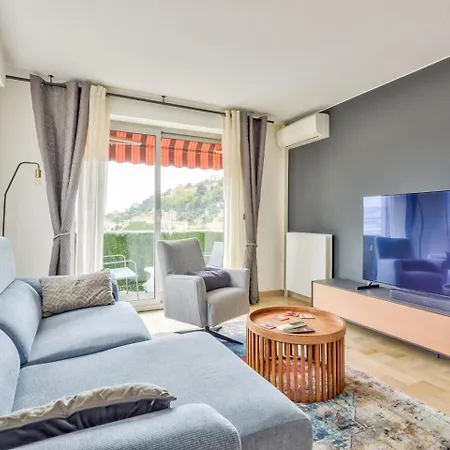 Amazing 1br Flat With Balcony And View In De Apartment