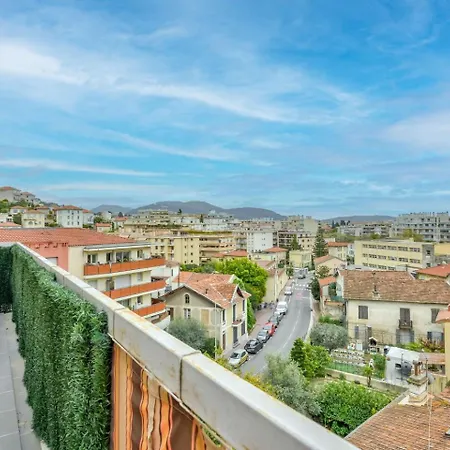 Amazing 1br Flat With Balcony And View In De