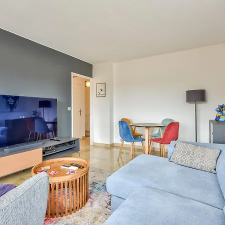 Amazing 1br Flat With Balcony And View In De Apartment